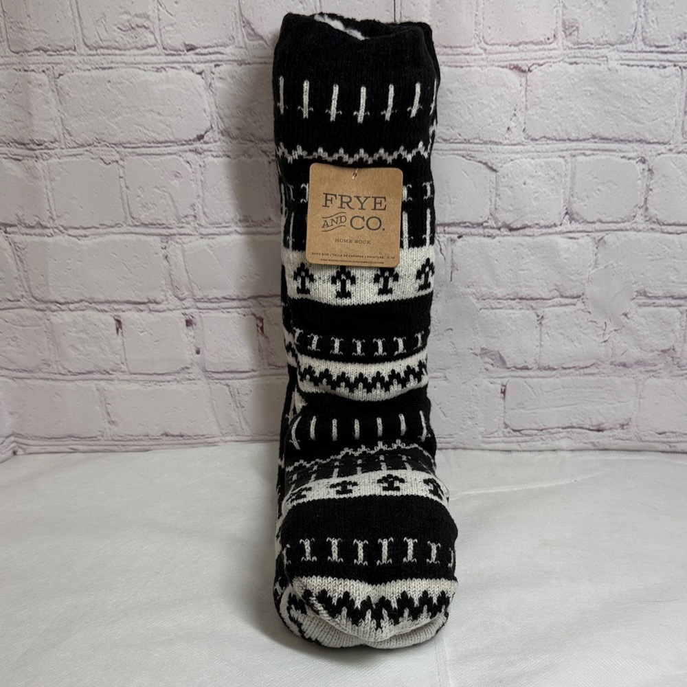 FRYE AND CO. Black and White/Cream Monochrome Geometric Socks Rubber Bottom